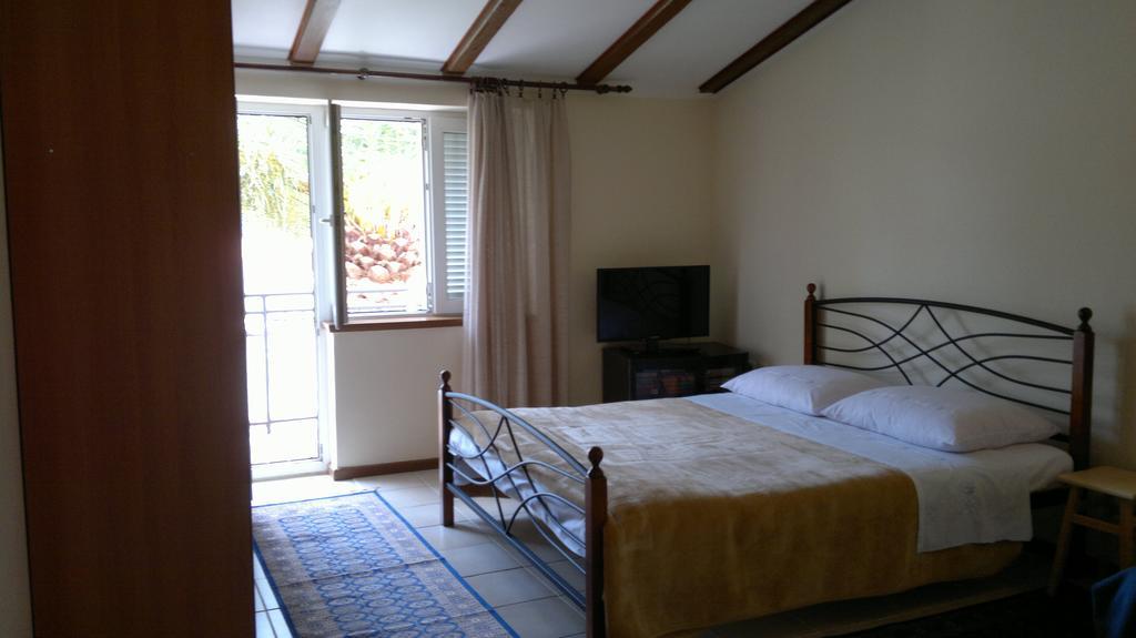 Отель House Rozi Palit Номер фото