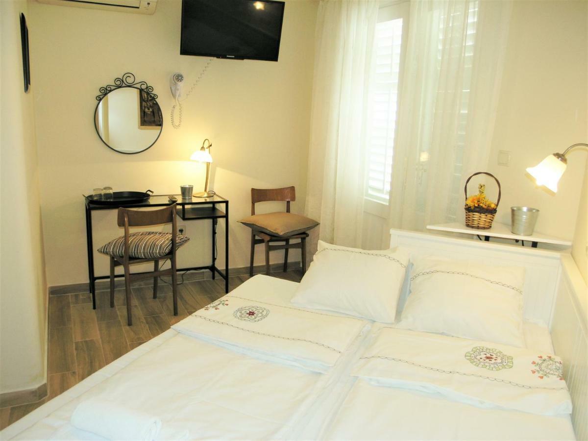 Отель House Rozi Palit Номер фото
